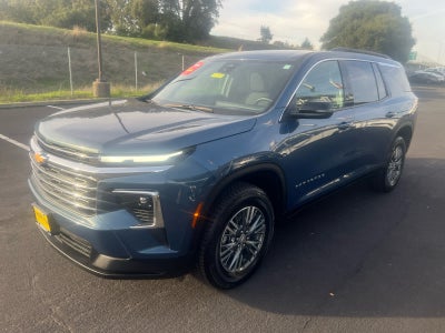 2025 Chevrolet Traverse LT