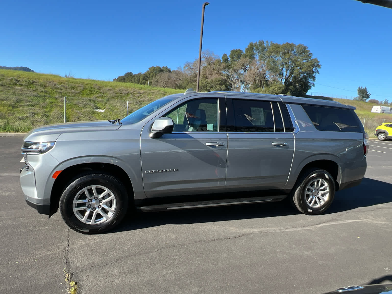 2024 Chevrolet Suburban LT