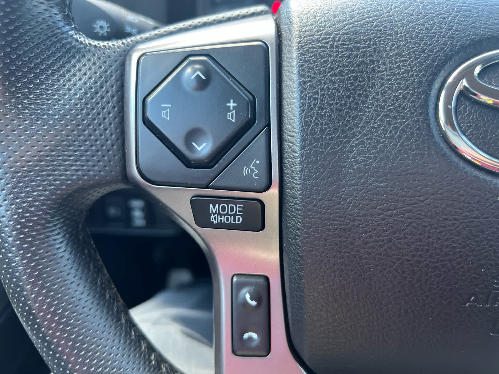 2022 Toyota Tacoma 4WD SR