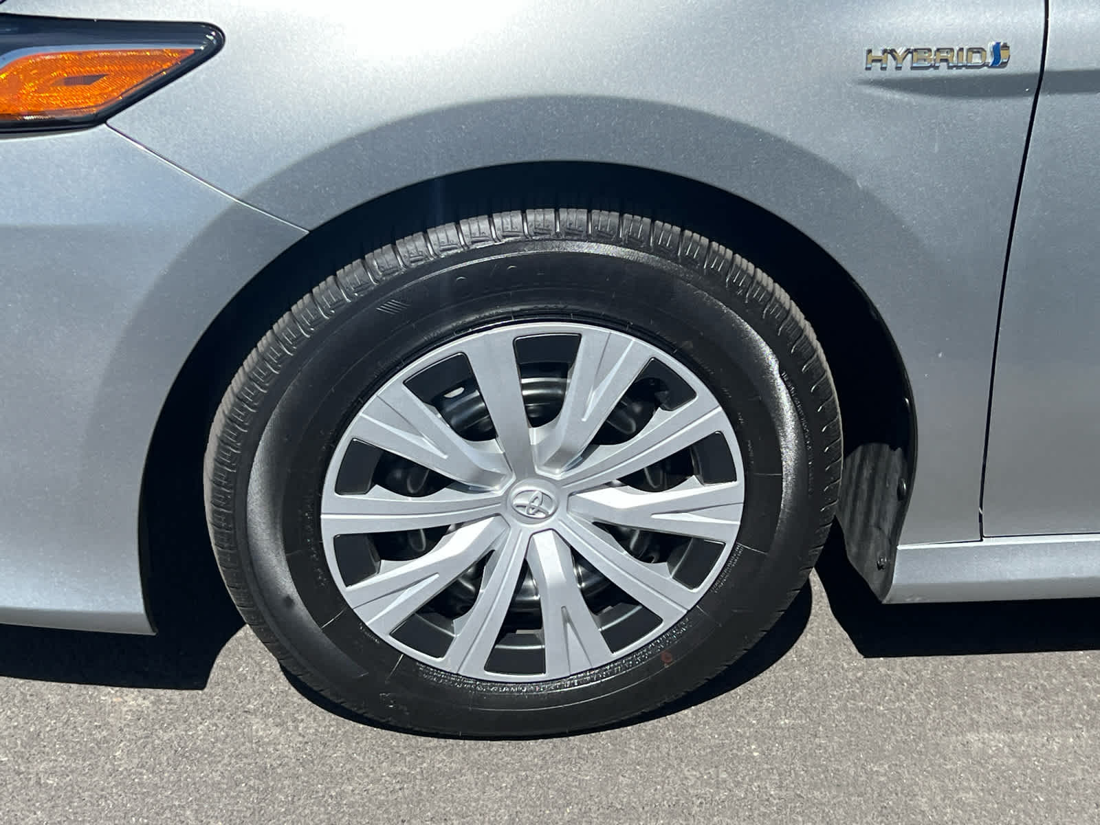2021 Toyota Camry Hybrid LE