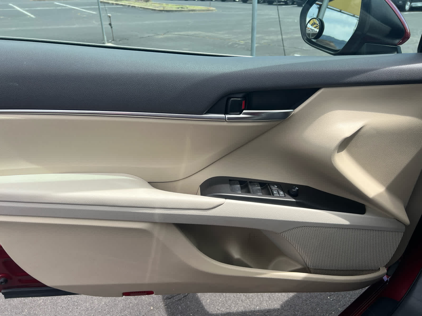 2022 Toyota Camry Hybrid LE