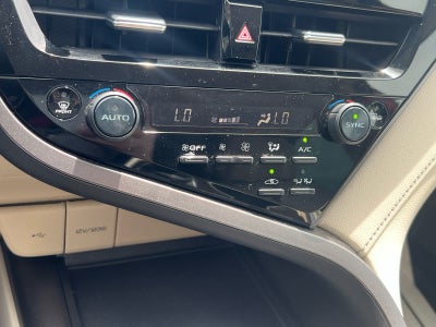 2022 Toyota Camry Hybrid LE