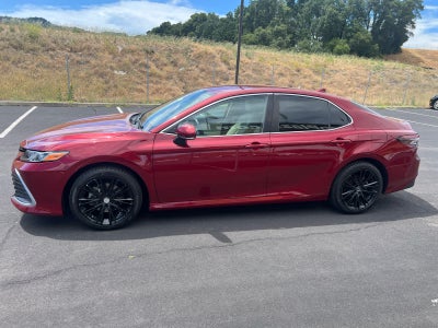 2022 Toyota Camry Hybrid LE