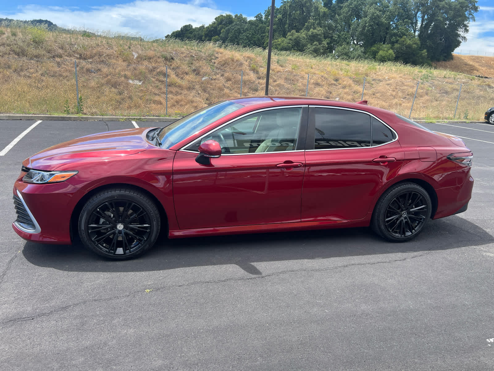 2022 Toyota Camry Hybrid LE