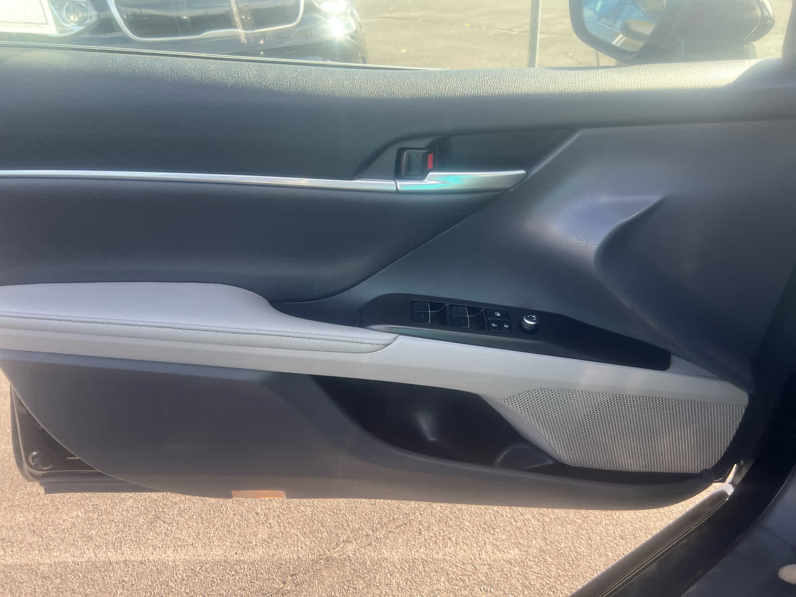 2023 Toyota Camry Hybrid XLE