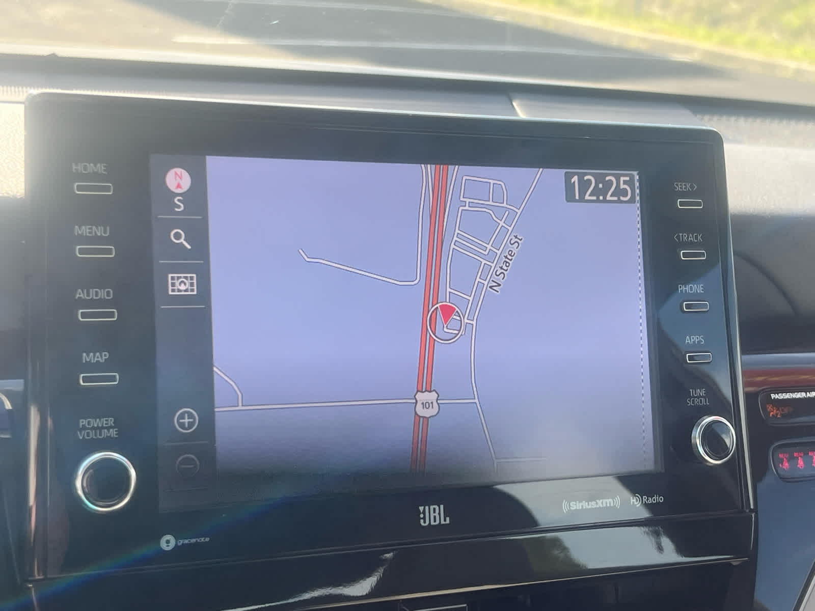 2023 Toyota Camry Hybrid XLE