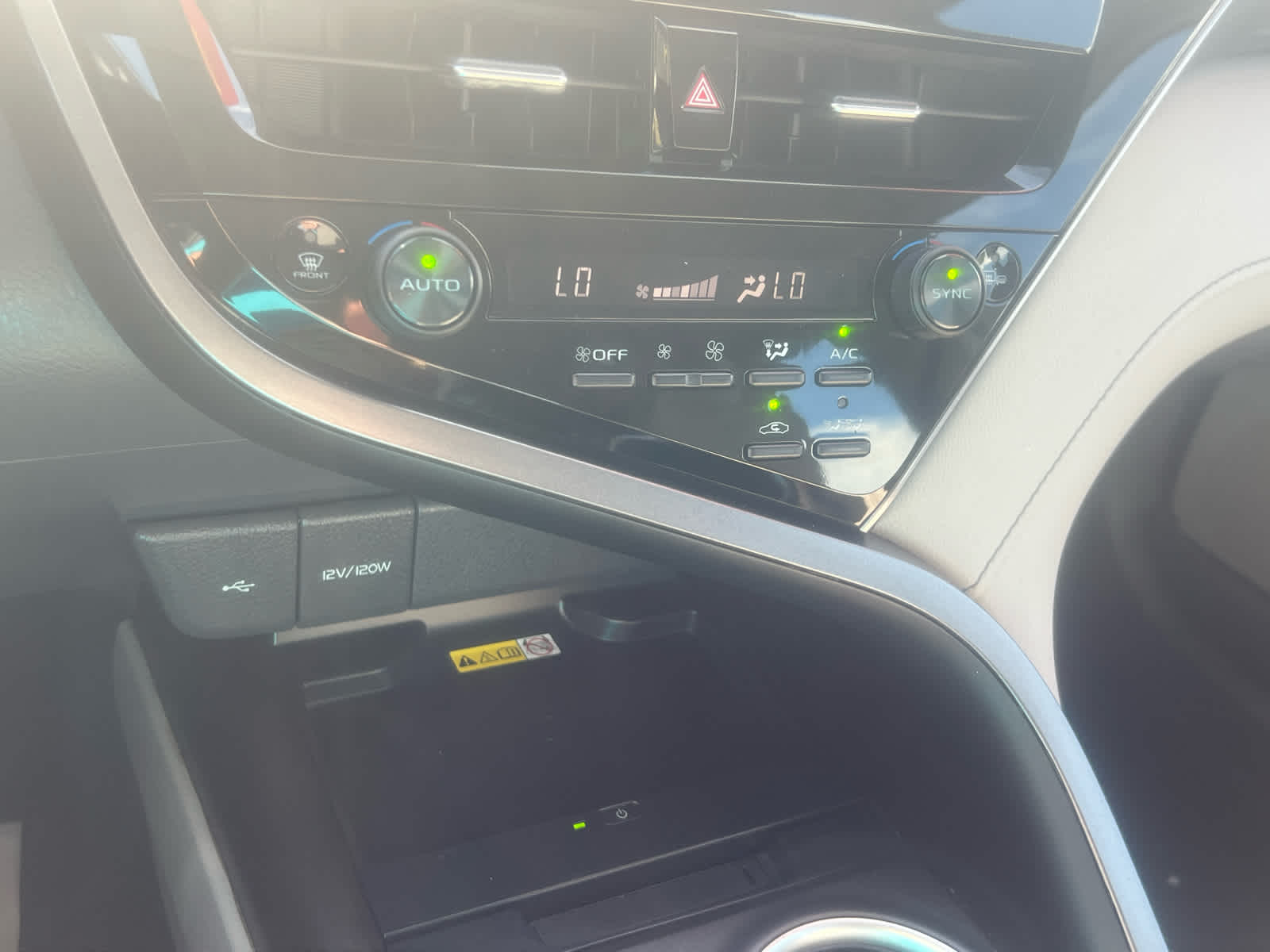 2023 Toyota Camry Hybrid XLE