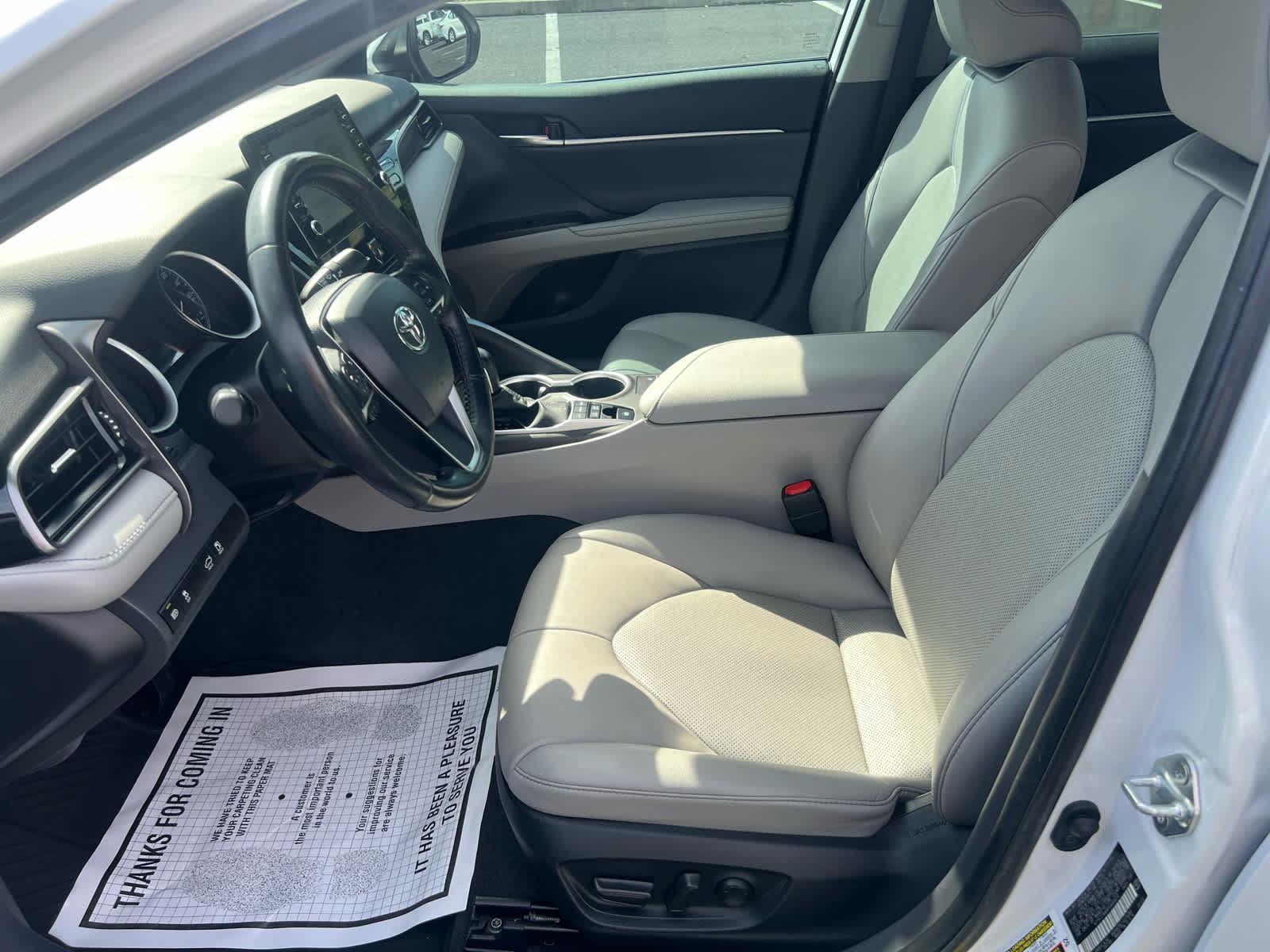 2023 Toyota Camry Hybrid XLE