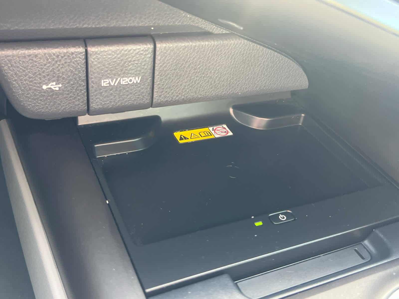 2023 Toyota Camry Hybrid XLE
