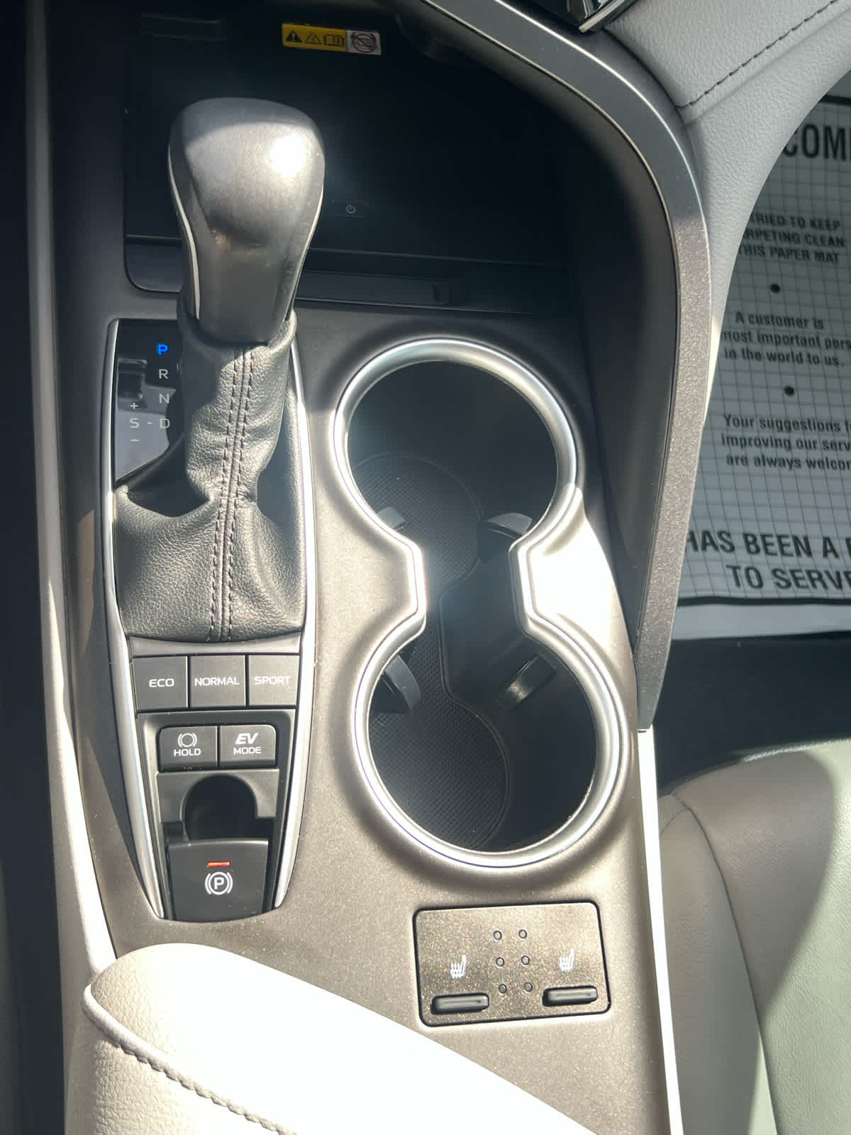 2023 Toyota Camry Hybrid XLE