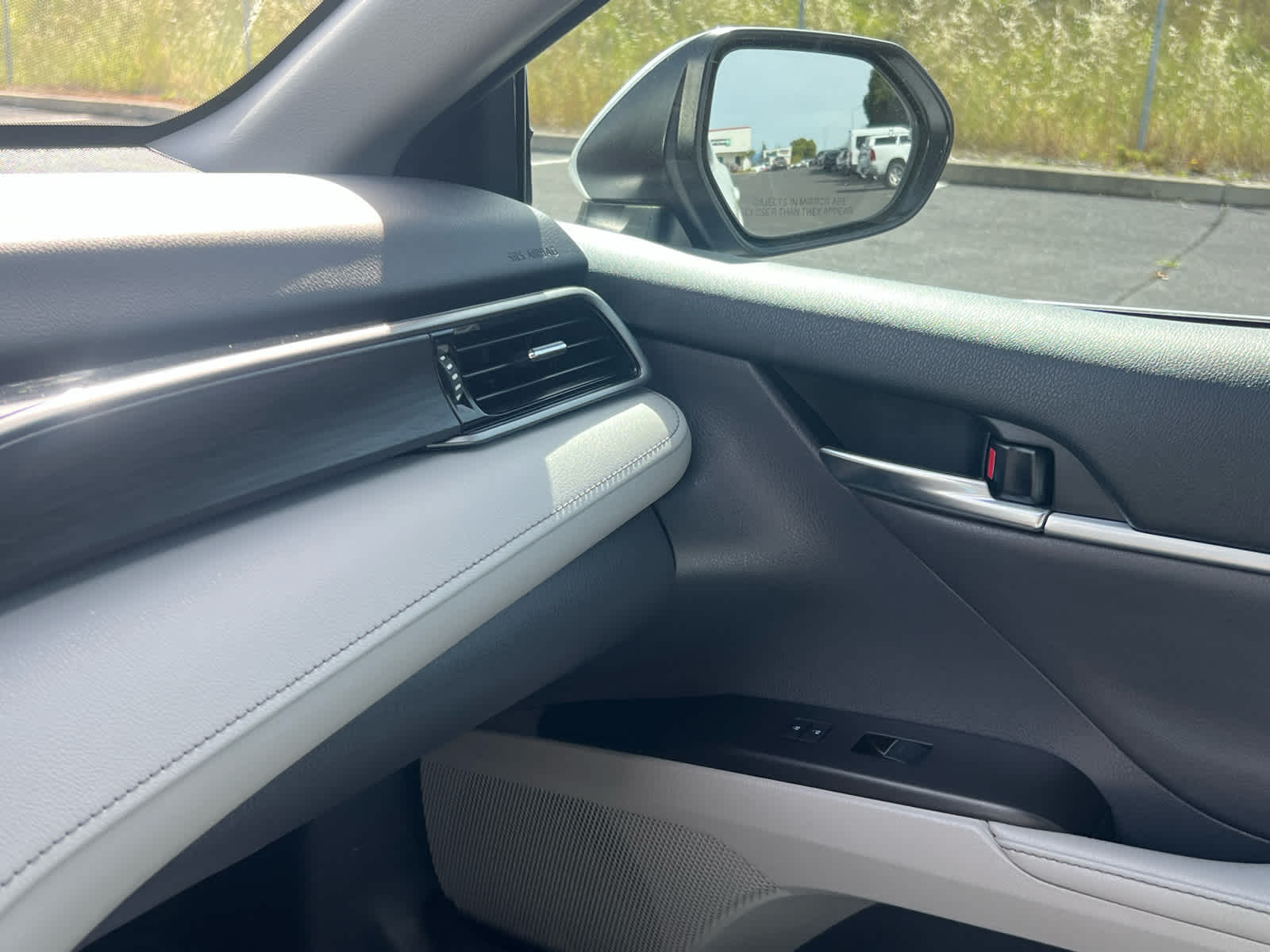 2023 Toyota Camry Hybrid XLE