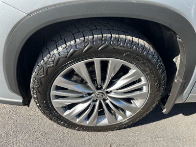 2021 Toyota Highlander Hybrid Platinum