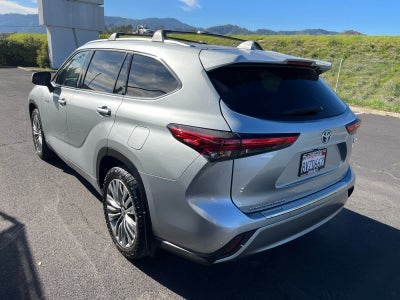2021 Toyota Highlander Hybrid Platinum