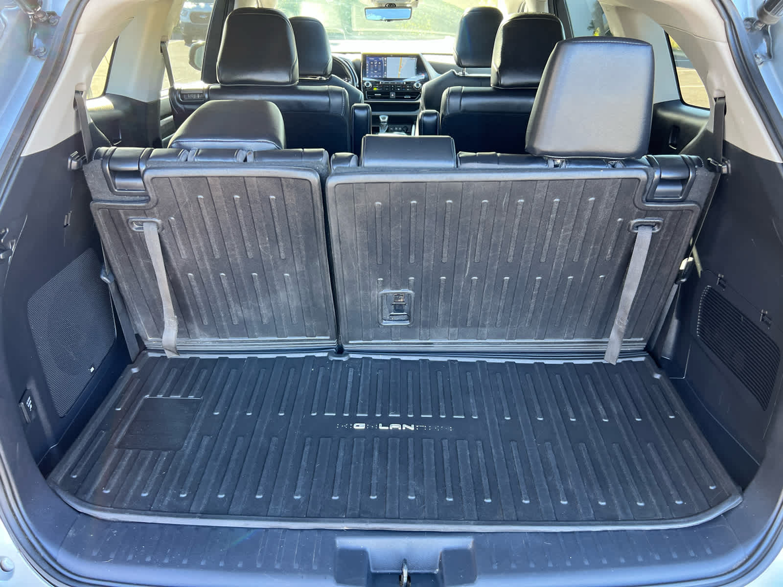 2021 Toyota Highlander Hybrid Platinum