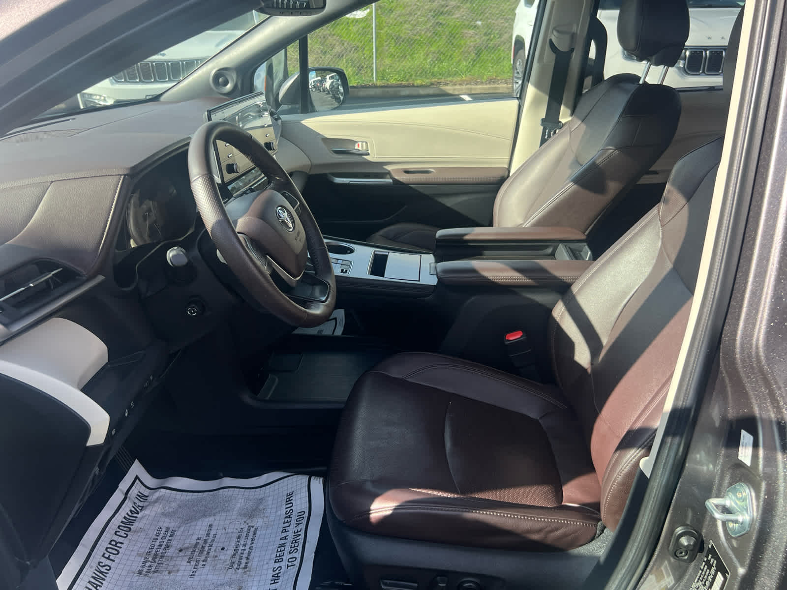2023 Toyota Sienna Platinum