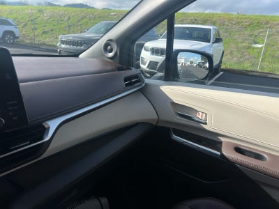 2023 Toyota Sienna Platinum