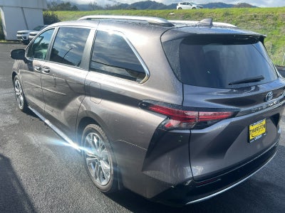 2023 Toyota Sienna Platinum