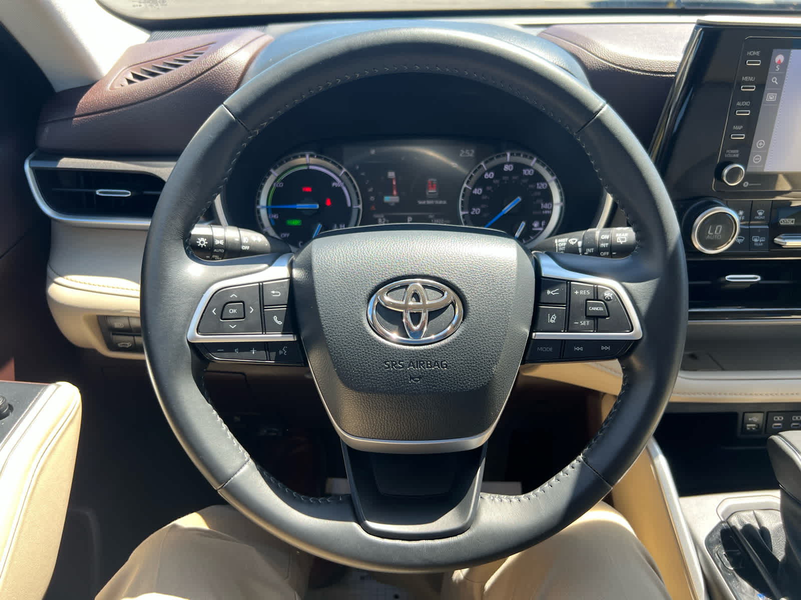 2022 Toyota Highlander Hybrid XLE