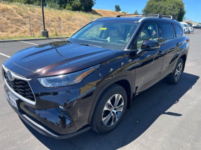2022 Toyota Highlander Hybrid XLE