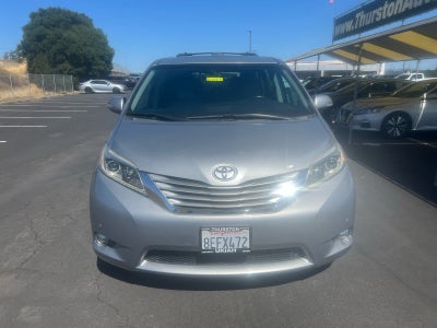 2017 Toyota Sienna XLE Auto Access Seat