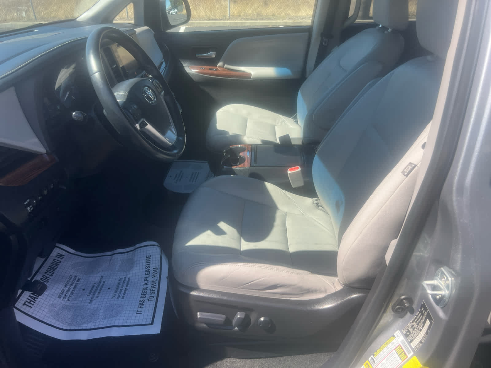 2017 Toyota Sienna XLE Auto Access Seat
