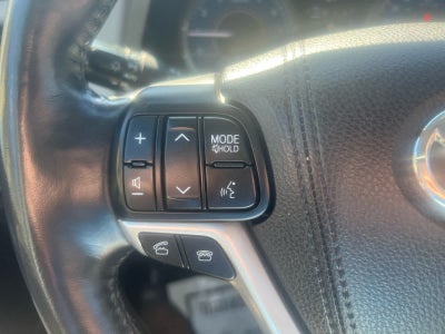 2017 Toyota Sienna XLE Auto Access Seat