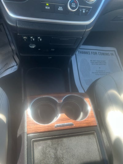 2017 Toyota Sienna XLE Auto Access Seat