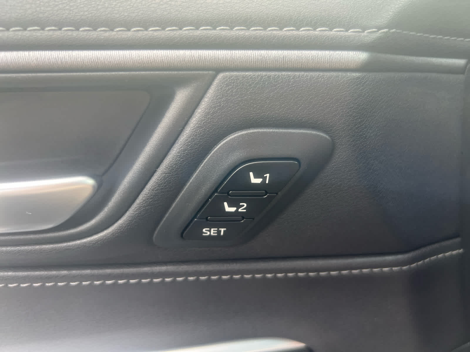 2024 Toyota Venza LE