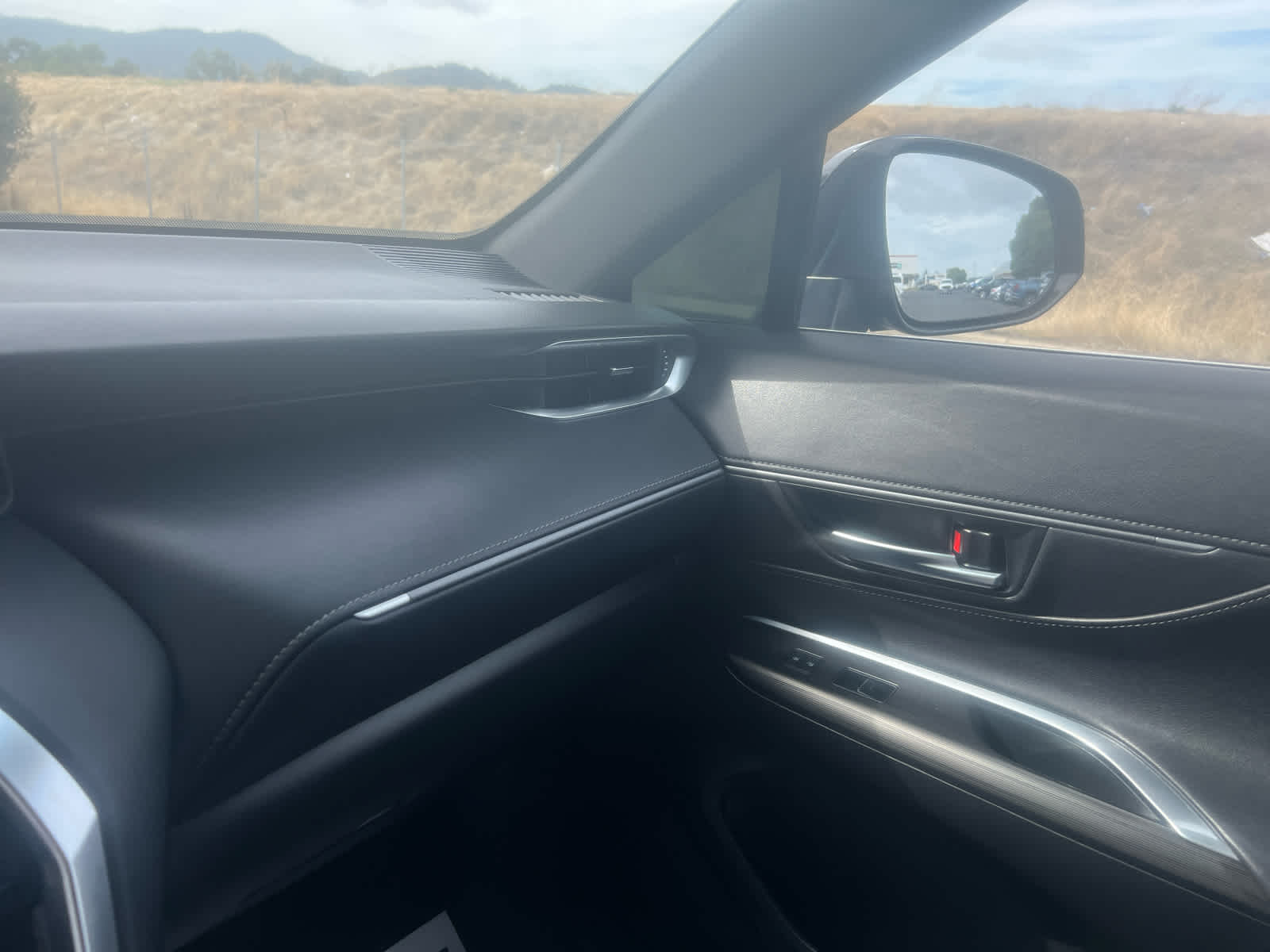 2024 Toyota Venza LE