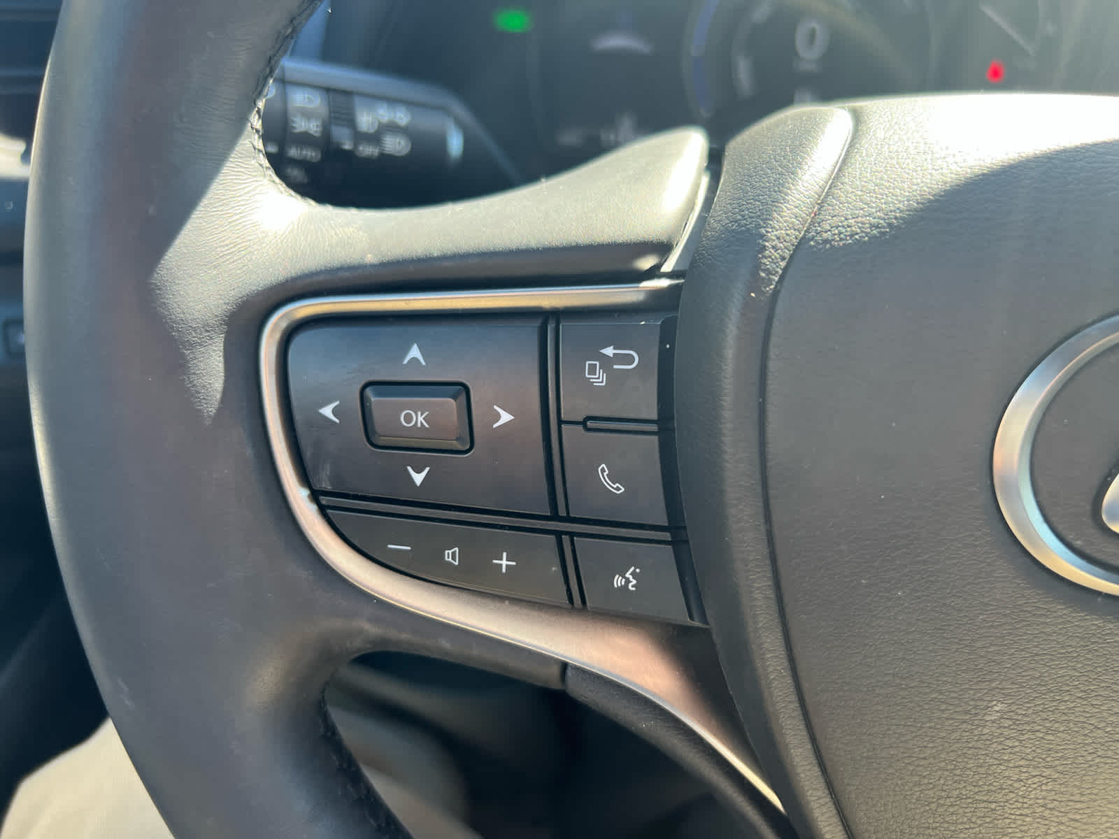 2024 Lexus UX UX 250h F SPORT Design