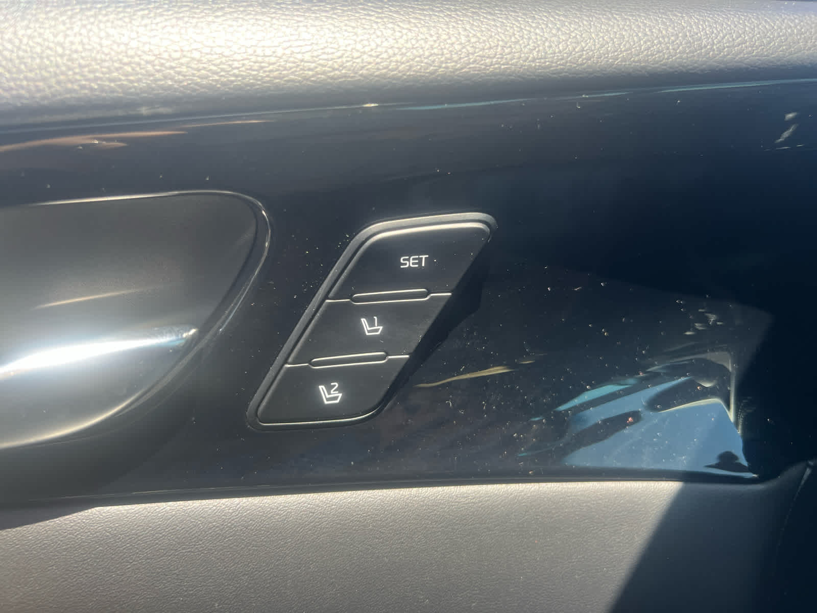 2020 Kia Cadenza Limited