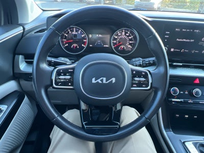 2023 Kia Carnival LX