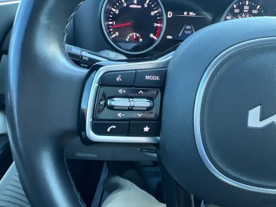 2023 Kia Carnival LX