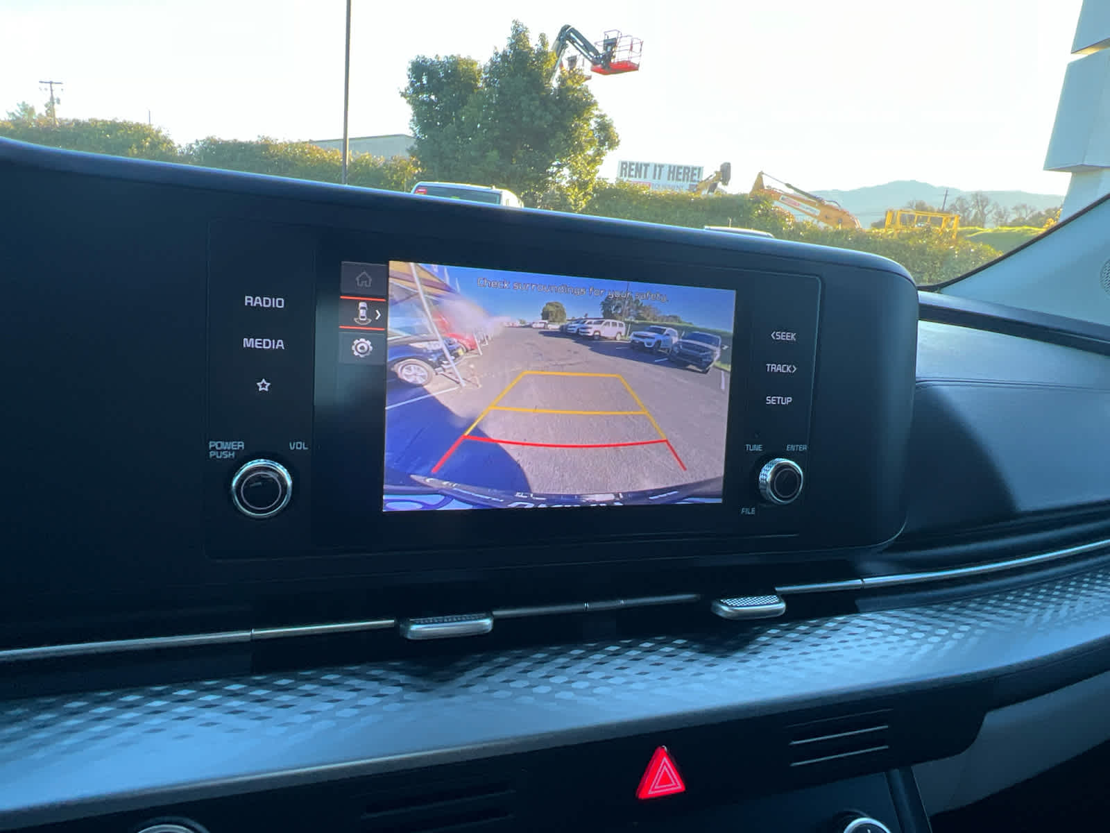 2023 Kia Carnival LX