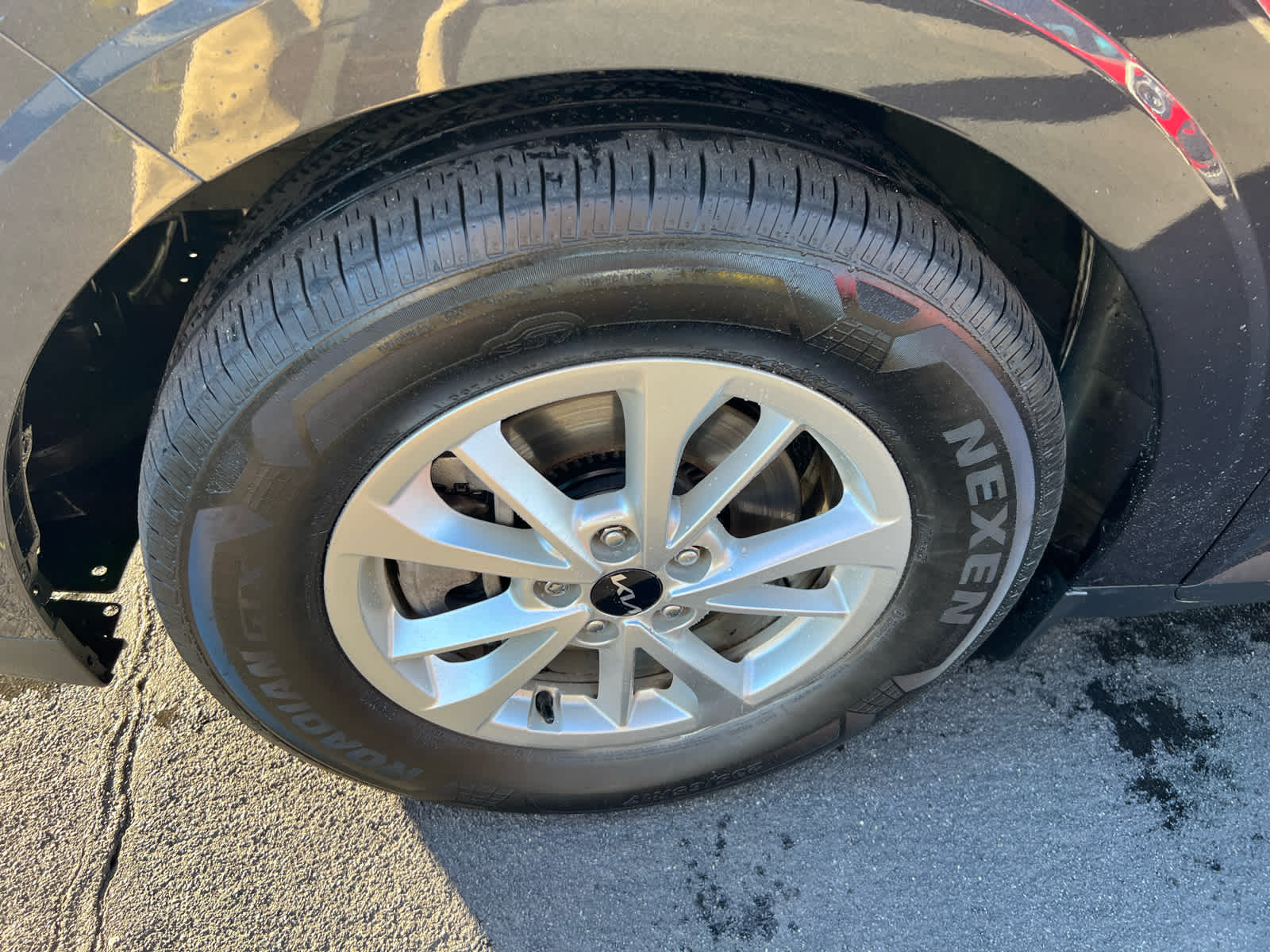 2023 Kia Carnival LX