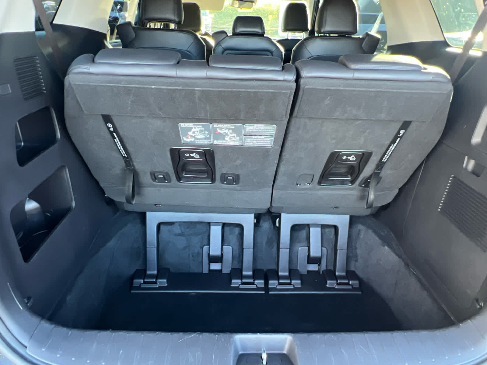 2023 Kia Carnival LX