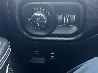 2021 RAM 1500 Laramie 4x4 Crew Cab 5'7" Box