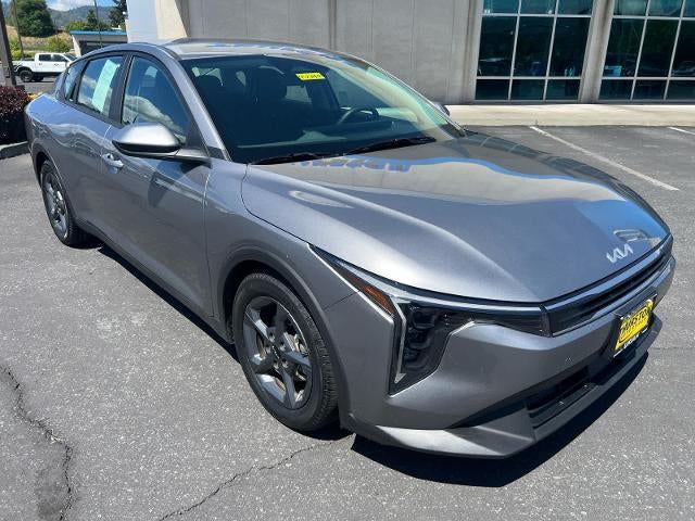 2025 Kia K4 LXS FWD