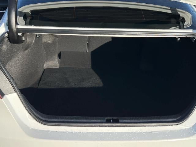 2022 Toyota Camry SE Auto (SE)