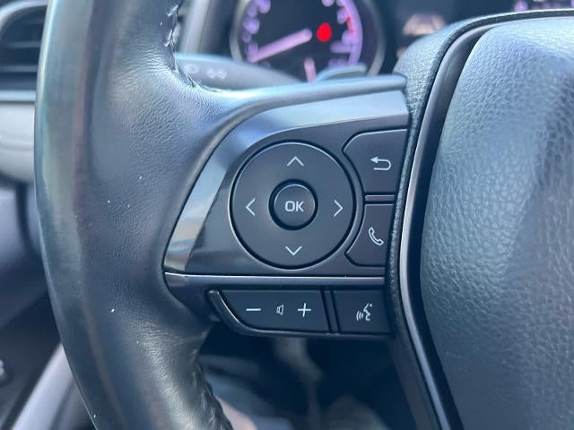 2022 Toyota Camry SE Auto (SE)