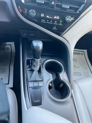 2022 Toyota Camry SE Auto (SE)