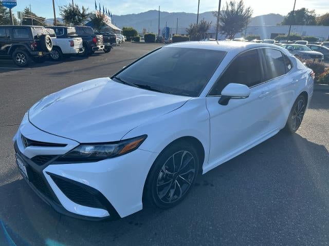 2022 Toyota Camry SE Auto (SE)