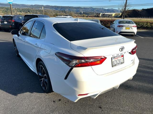 2022 Toyota Camry SE Auto (SE)
