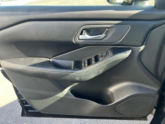 2025 Nissan Rogue AWD SV