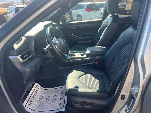 2025 Toyota Highlander XSE AWD (Natl)