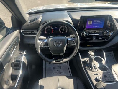 2025 Toyota Highlander XSE AWD (Natl)