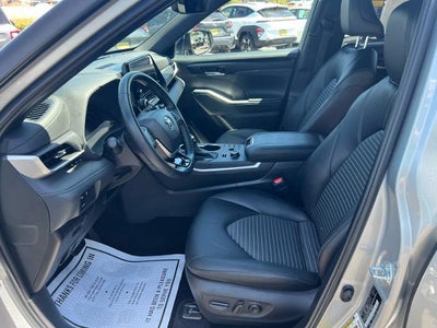 2025 Toyota Highlander XSE AWD (Natl)