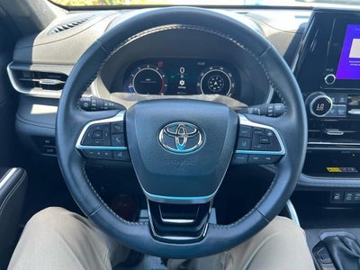 2025 Toyota Highlander XSE AWD (Natl)