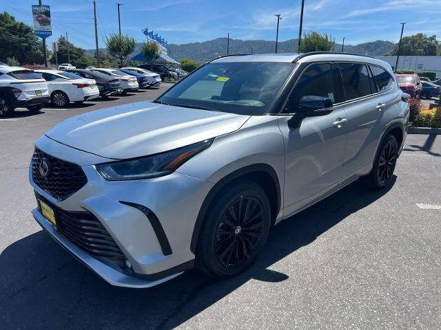 2025 Toyota Highlander XSE AWD (Natl)
