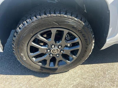 2022 Toyota Tundra 2WD 2WD SR Double Cab 8.1' Bed (Natl)